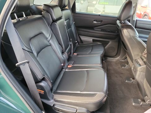 Used 2023 Nissan Pathfinder SL image 21