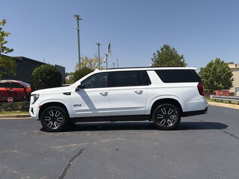 Used 2023 GMC Yukon XL AT4 w/ AT4 Premium Package AWD/4WD image 15