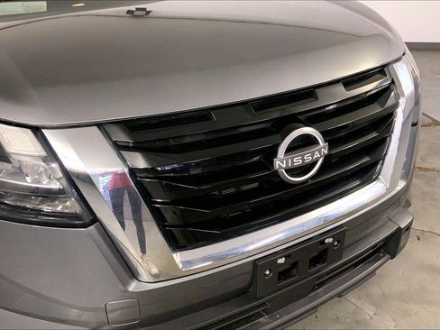 Used 2025 Nissan Pathfinder SV AWD/4WD image 28