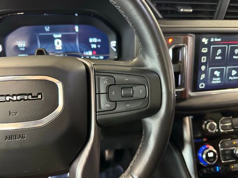Used 2024 GMC Yukon Denali Ultimate AWD/4WD image 19