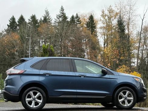 Used 2018 Ford Edge SE image 3