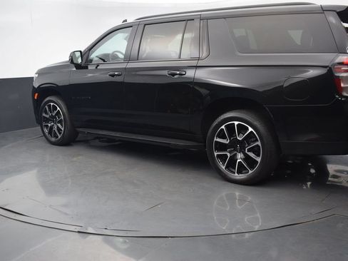 Used 2023 Chevrolet Suburban RST w/ Luxury Package AWD/4WD image 4