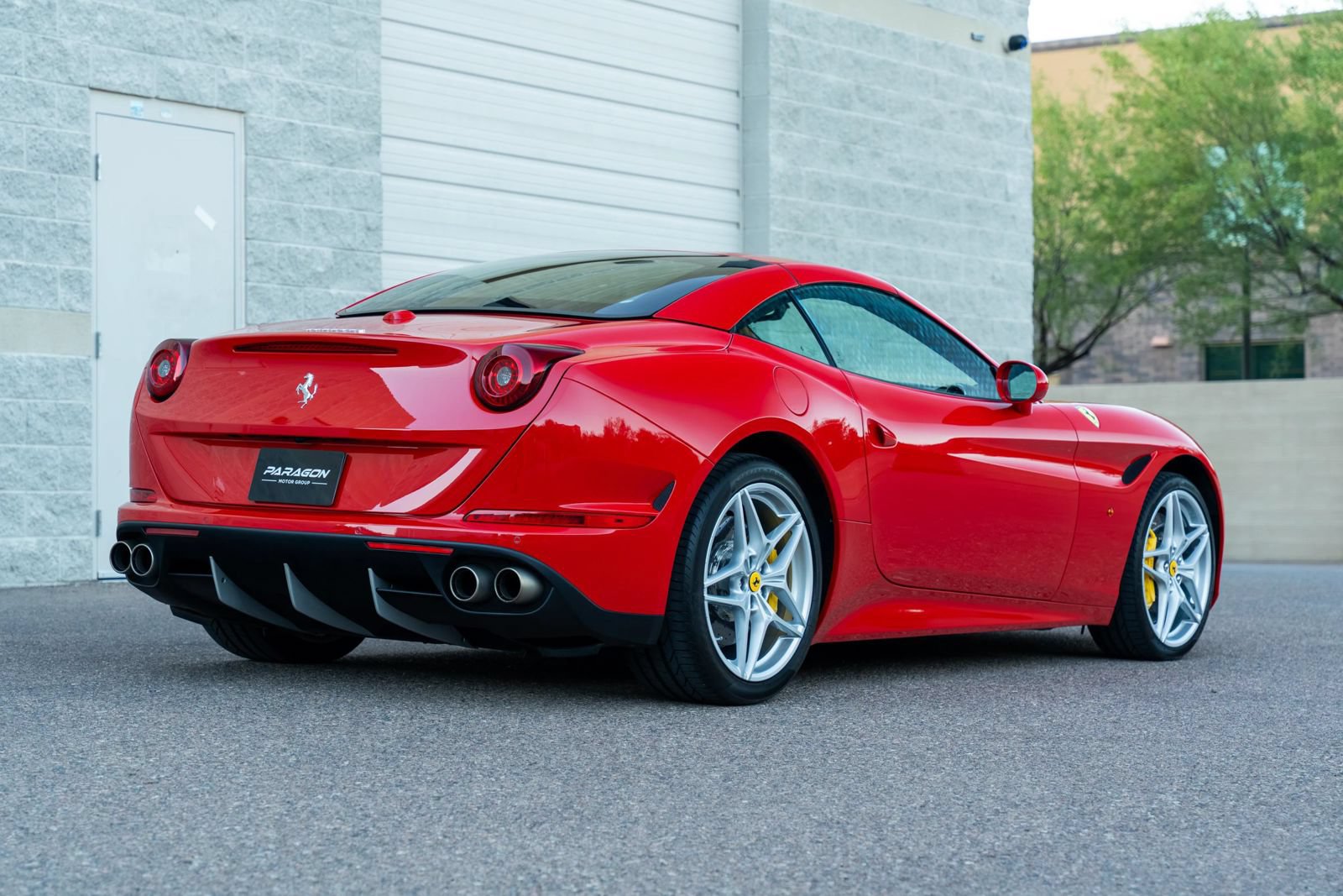 Used 2015 Ferrari California T RWD image 5