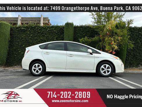 Used 2015 Toyota Prius Four FWD image 6