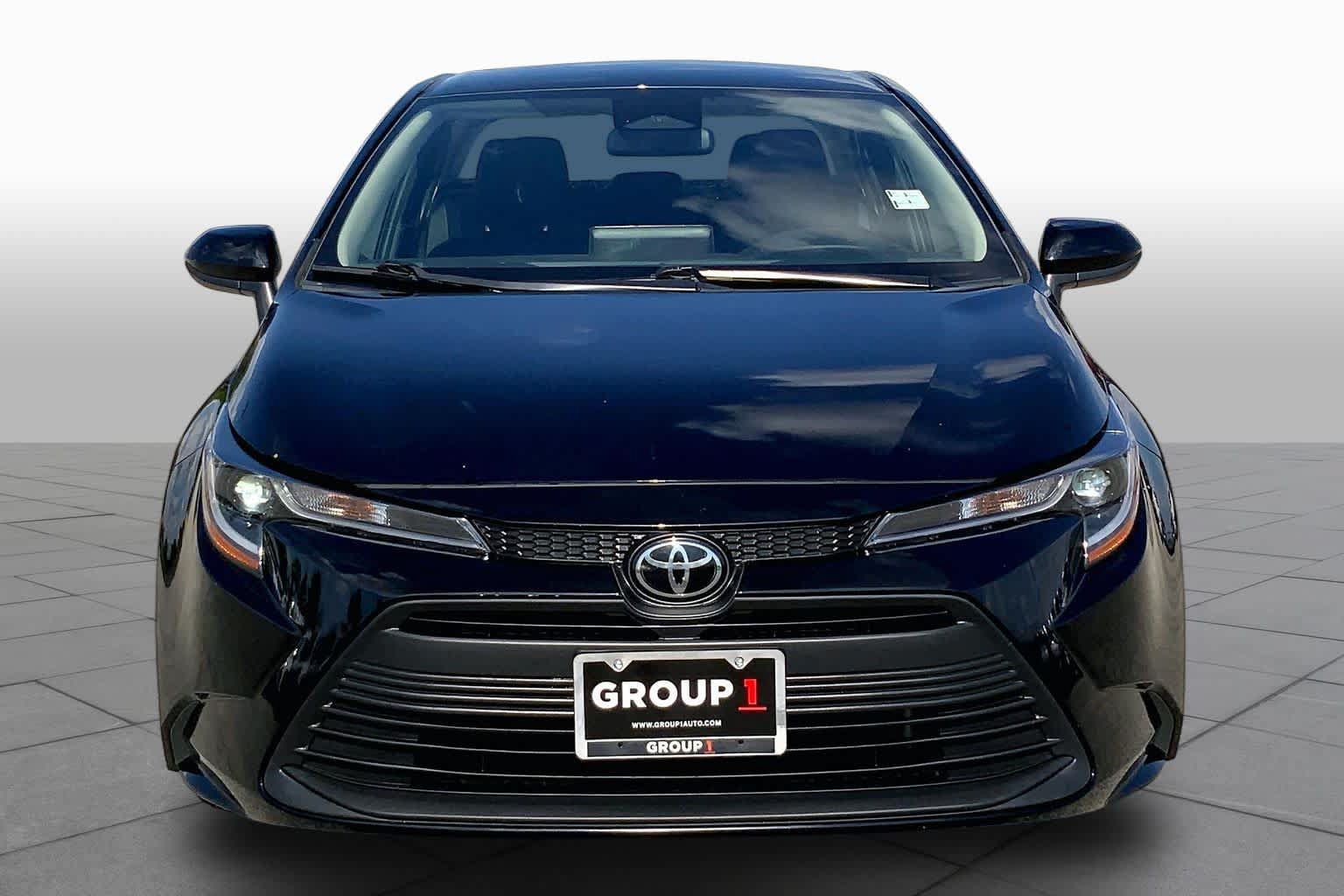 Used 2024 Toyota Corolla LE FWD image 4