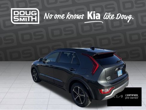 Certified 2023 Kia Niro EX image 3