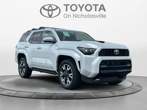 Used 2025 Toyota 4Runner TRD Sport Premium AWD/4WD image 7
