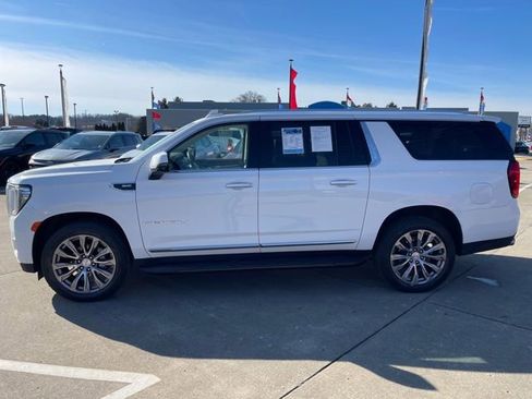 Used 2023 GMC Yukon XL Denali image 9
