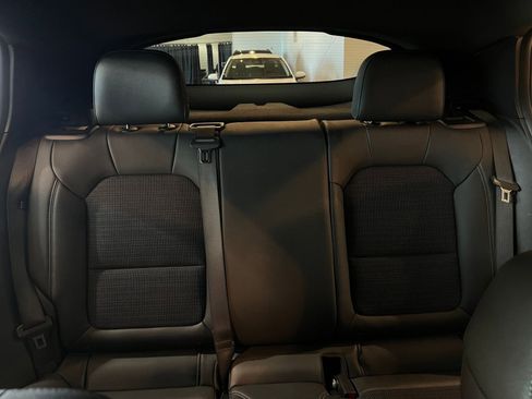 Used 2025 Buick Envista Preferred image 37