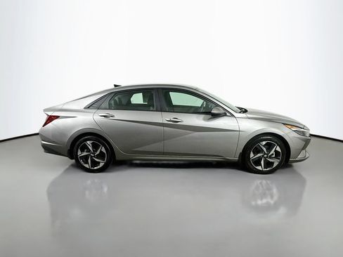 Used 2023 Hyundai Elantra SEL w/ Convenience Package FWD image 7