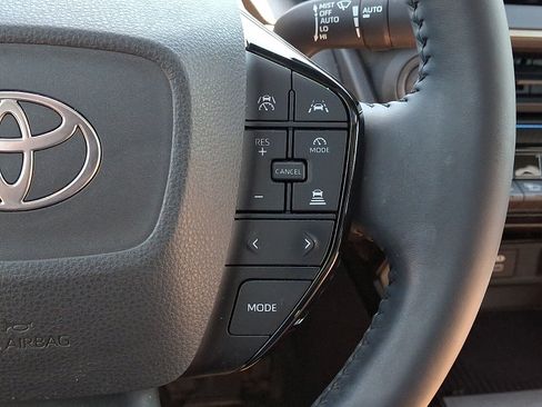 Used 2024 Toyota Prius XLE AWD/4WD image 22