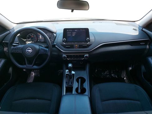 Used 2025 Nissan Altima 2.5 S FWD image 9
