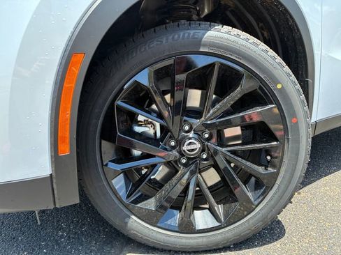 New 2026 Nissan Rogue SL AWD/4WD image 10