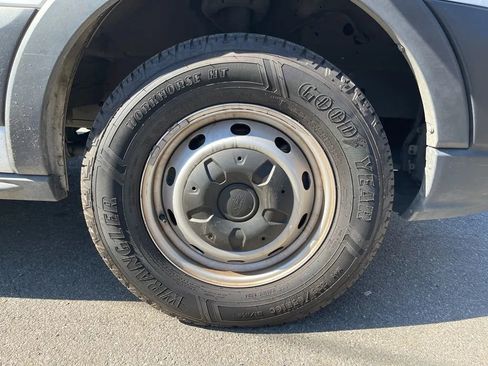 Used 2024 Ford Transit 250 Medium Roof w/LWB Van 3D image 24