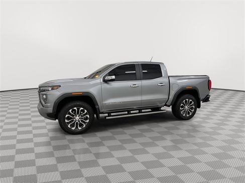 Used 2024 GMC Canyon Denali image 5