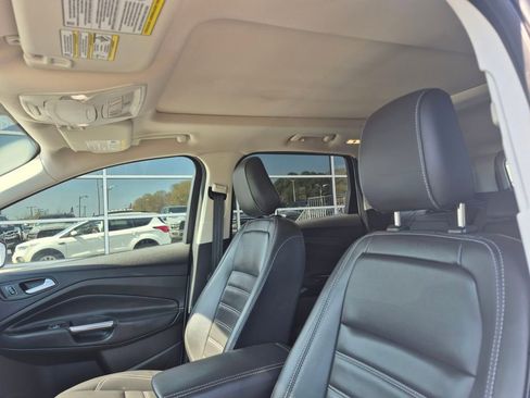 Used 2019 Ford Escape SEL image 15