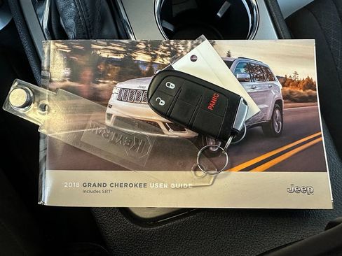 Used 2018 Jeep Grand Cherokee Laredo image 8