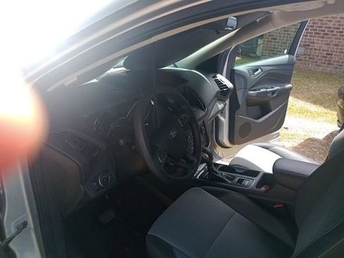 Used 2019 Ford Escape SE image 5