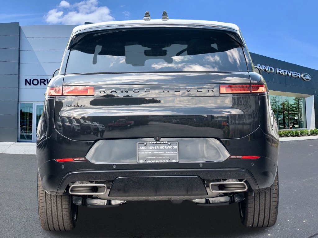 New 2027 Land Rover Range Rover Sport Dynamic SE AWD/4WD image 5