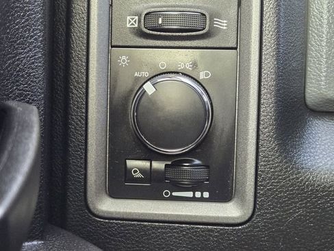 Used 2015 RAM 3500 Tradesman w/ Chrome Appearance Group image 18