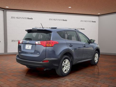 Used 2014 Toyota RAV4 LE image 8