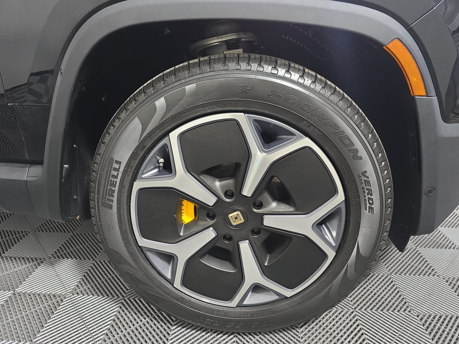 Used 2022 Rivian R1T Adventure AWD/4WD image 11