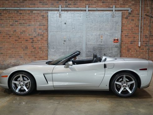 Used 2006 Chevrolet Corvette Coupe w/ Preferred Equipment Group RWD image 33