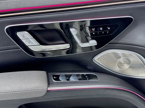 Used 2023 Mercedes-Benz EQS 580 4MATIC SUV w/ Acoustic Comfort Package image 20