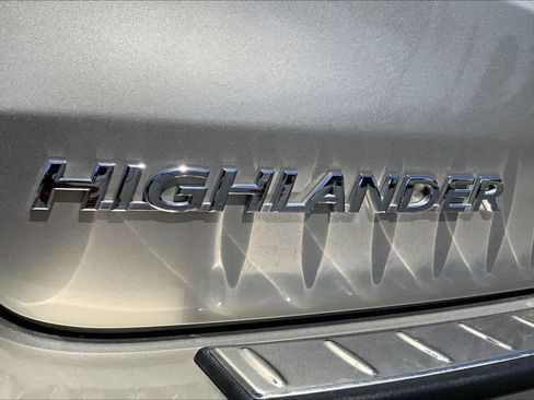 Used 2015 Toyota Highlander XLE AWD/4WD image 31
