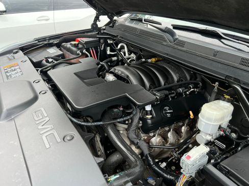 Used 2019 GMC Yukon SLT image 31