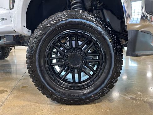 Used 2024 Ford F250 XLT w/ FX4 Off-Road Package image 12