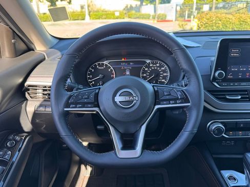 Certified 2023 Nissan Altima 2.5 SR image 14