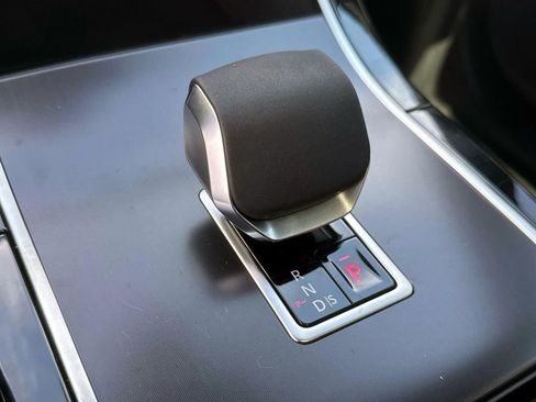 New 2026 Land Rover Range Rover Velar Dynamic SE image 22