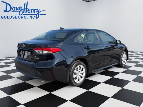 Used 2024 Toyota Corolla LE FWD image 5