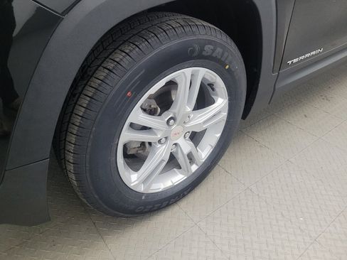 Used 2023 GMC Terrain SLE FWD image 31
