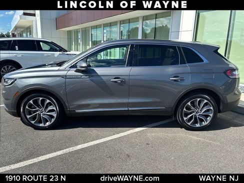 Certified 2022 Lincoln Nautilus Reserve AWD/4WD image 2