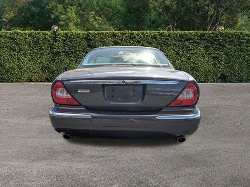 Used 2005 Jaguar XJ8 L image 5