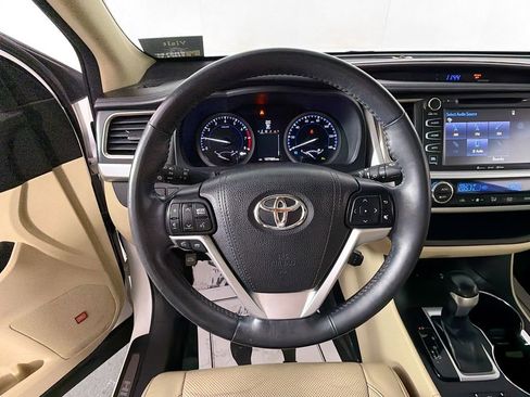 Used 2016 Toyota Highlander Limited image 11
