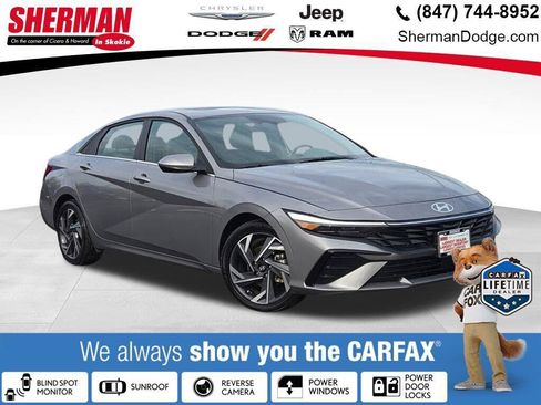 Used 2025 Hyundai Elantra SEL FWD image 1