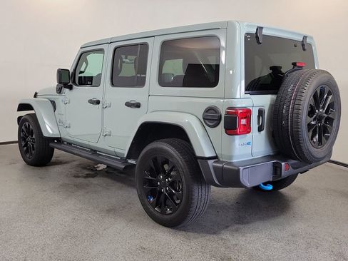 Used 2023 Jeep Wrangler Unlimited Sahara AWD/4WD image 5
