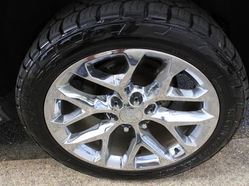 Used 2018 GMC Yukon SLT w/ HD Trailering Package image 6