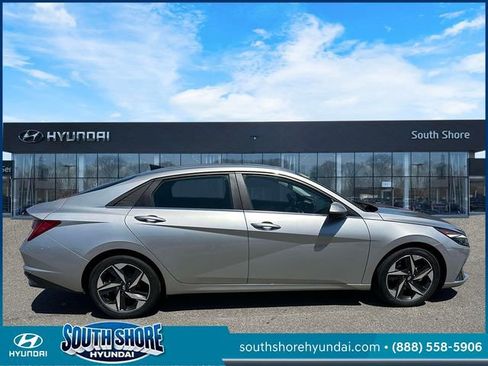 Certified 2023 Hyundai Elantra Limited FWD image 4