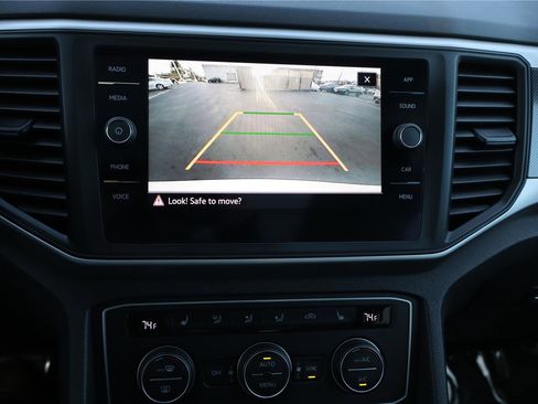 Used 2021 Volkswagen Atlas Cross Sport SE image 21