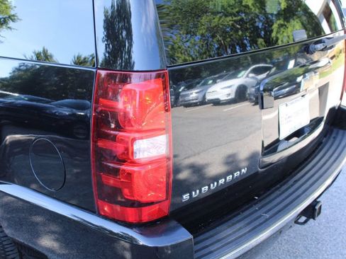 Used 2011 Chevrolet Suburban LTZ RWD image 21