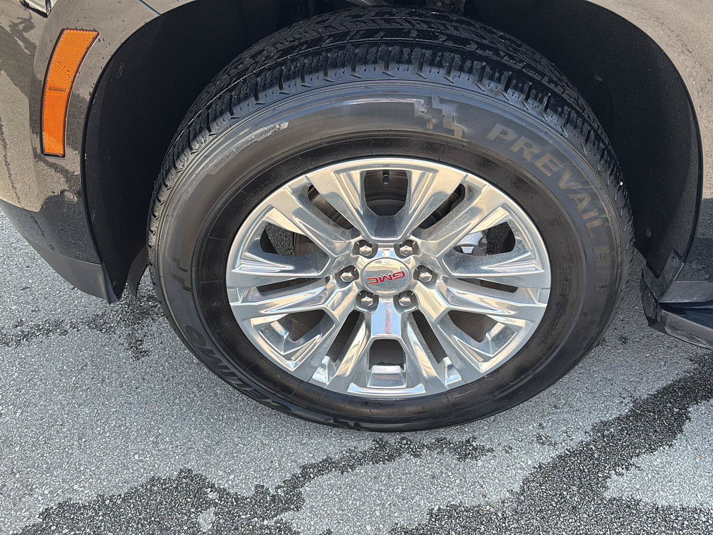Used 2025 GMC Yukon Denali AWD/4WD image 9
