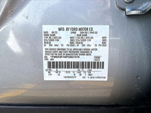 Used 2023 Ford Explorer Limited image 36