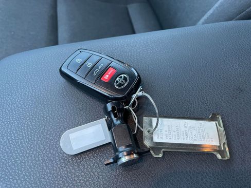 Used 2025 Toyota Camry LE image 21