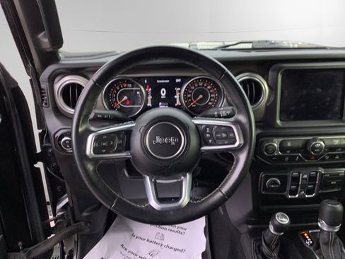 Used 2020 Jeep Gladiator Overland image 12