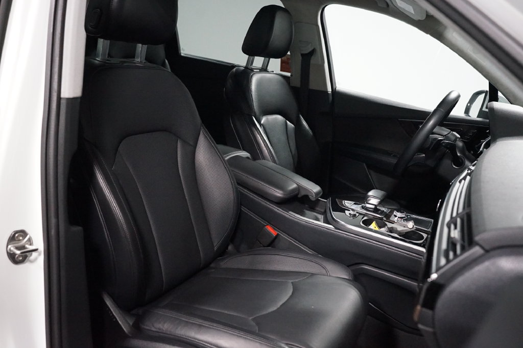Used 2019 Audi Q7 3.0T Prestige w/ Prestige Package AWD/4WD image 28