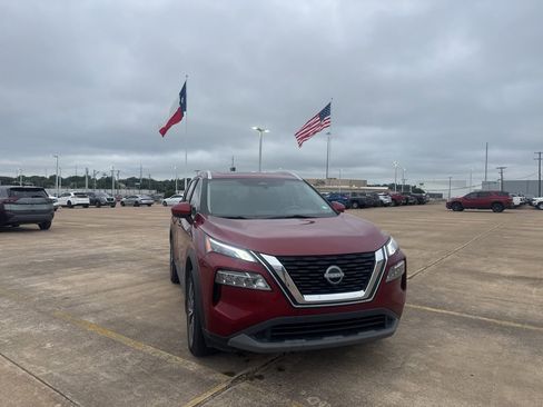 Certified 2023 Nissan Rogue SV w/ SV Premium B Package FWD image 3